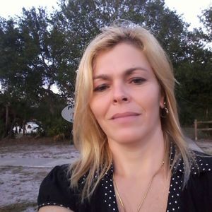 Meet your Posher, Yanet